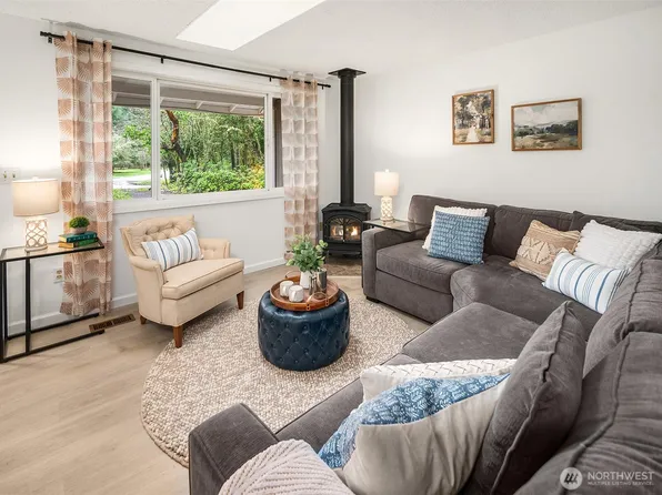 18304 McLean Road SW, Vashon, WA 98070