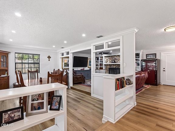 3rd image of 792 Sugar Cane Ln