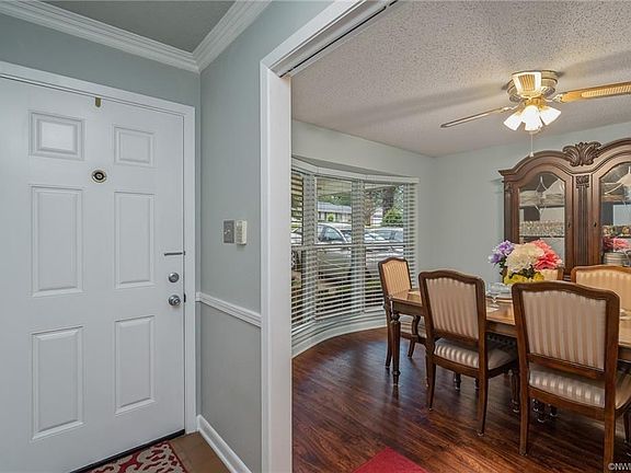5th image of 9522 Royalton Dr