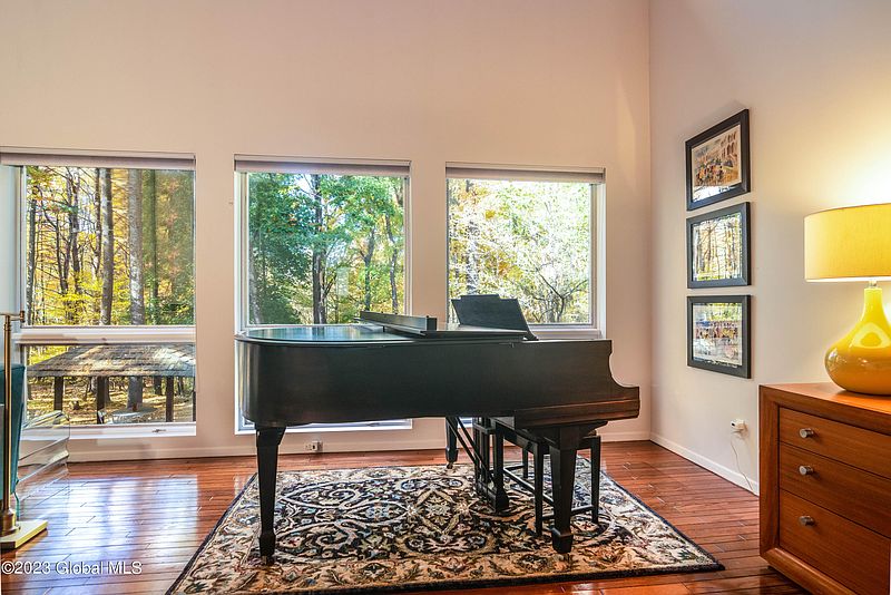 5th image of 8711 Miller Hill Road