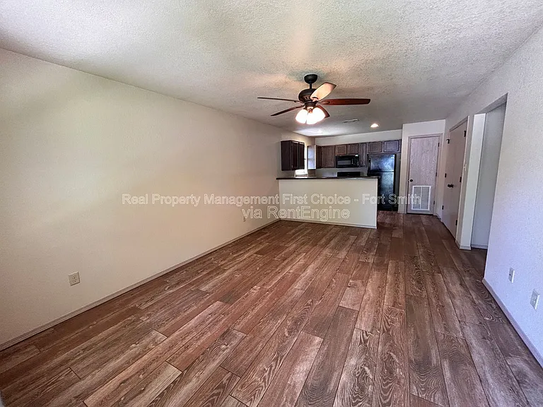 318 S 12th St — Photo 3