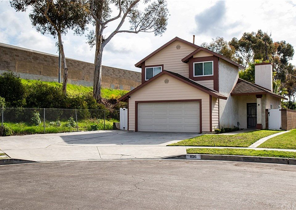 1st image of 626 W 168th Pl