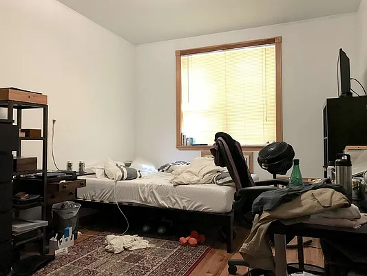 Rented by Capri Jet Realty Corp | media 9