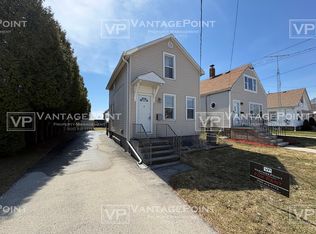 1711 12th St, Two Rivers, WI 54241