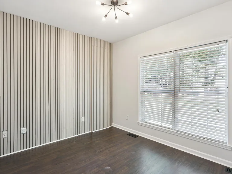 1579 Liberty Ave SE — Photo 10
