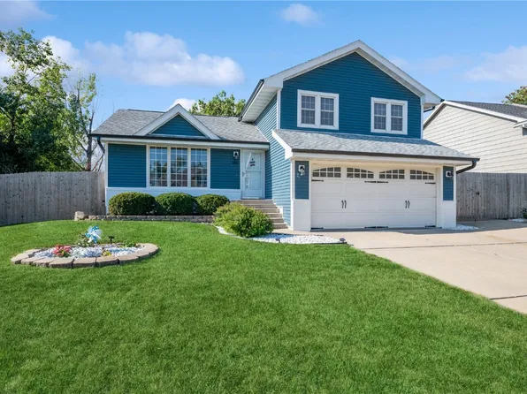 506 Bezdek Dr NW, Cedar Rapids, IA 52405