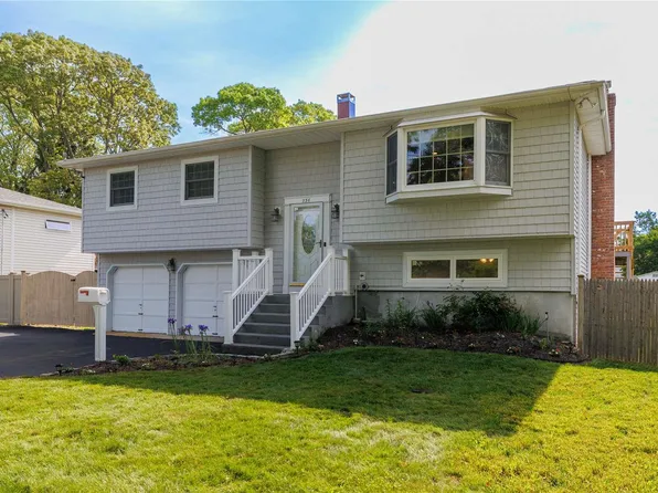 236 Matthews Road, Oakdale, NY 11769
