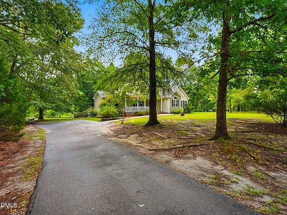 4th image of 15 Sylvan Way