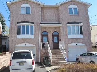 734 Chestnut St, Secaucus, NJ 07094