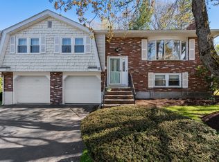 11 Harvard Cir, Needham, MA 02494