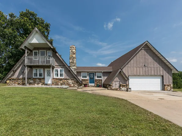 1305 E Walnut Street, Bolivar, MO 65613