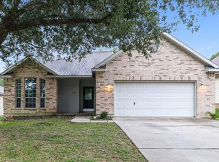 606 Paradise Ln, Montgomery, TX 77356
