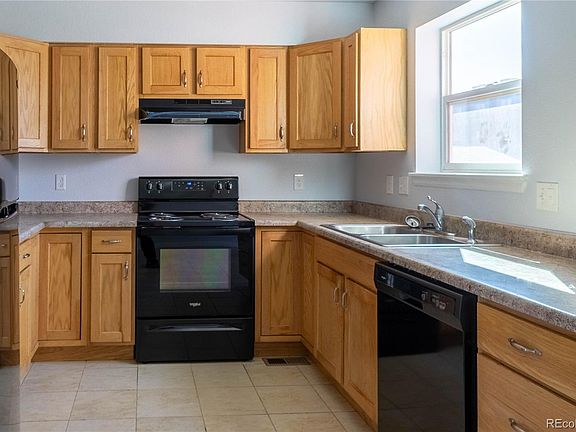 5th image of 949 Mariposa Street