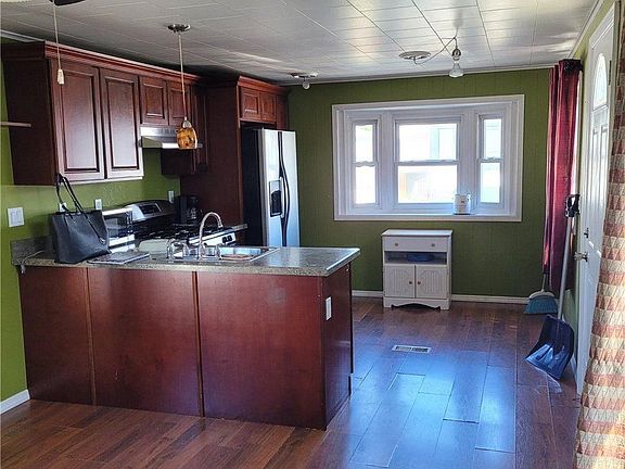 5th image of 65 Lincoln Ave