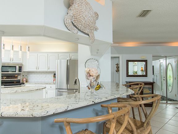 Raised Bar in Kitchen