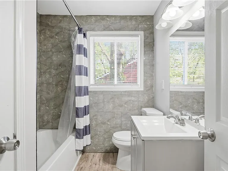 1735 Carter Ave — Photo 17
