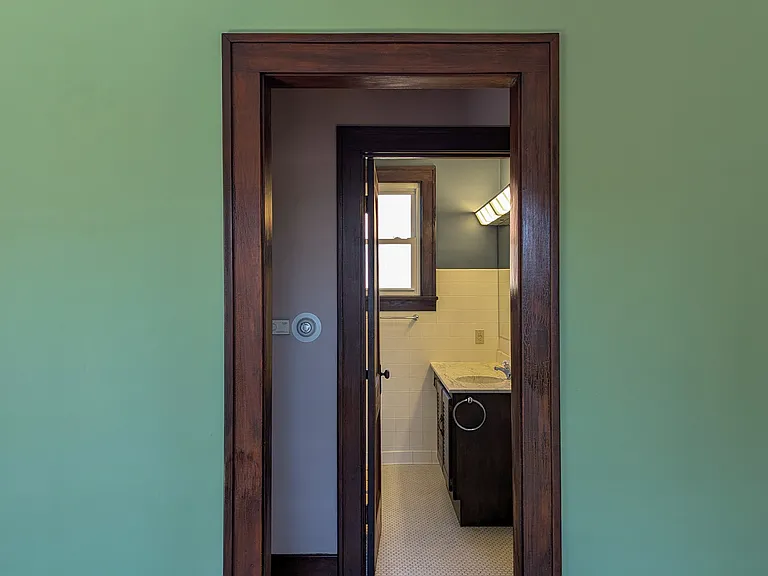 512 Lake St — Photo 8