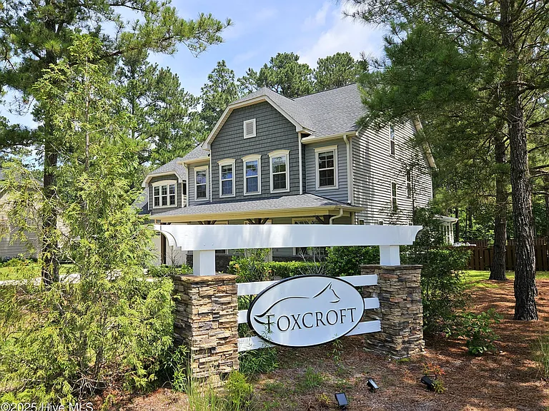 100 Mayfield Ct — Photo 2