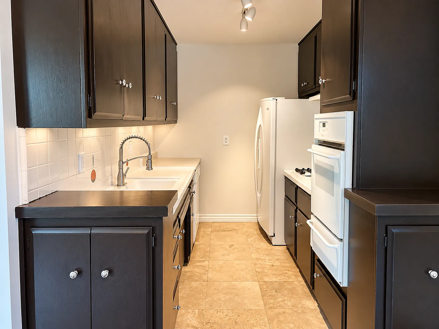 2 bed, 1000 sqft, $3,195 — Photo 4