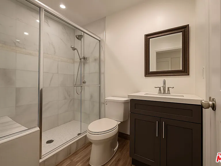 1174 Coldwater Canyon Dr — Photo 12