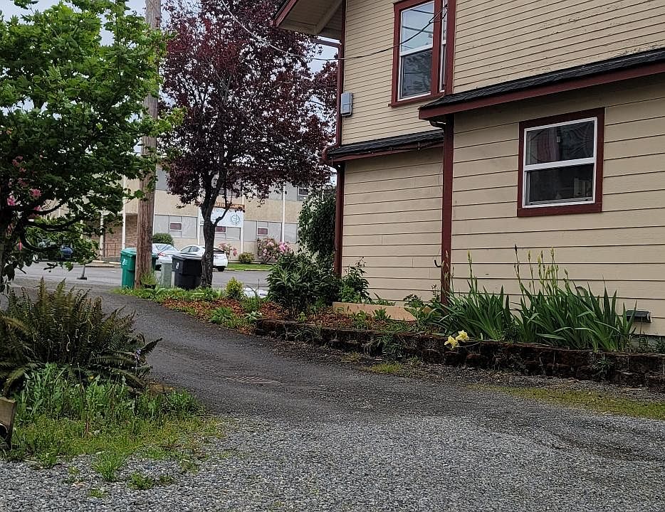 1st image of 912 Franklin St SE