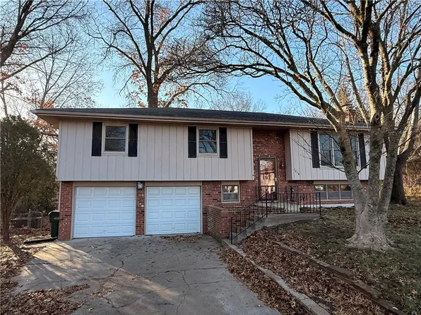 1018 S 21st Ter, Leavenworth, KS 66048