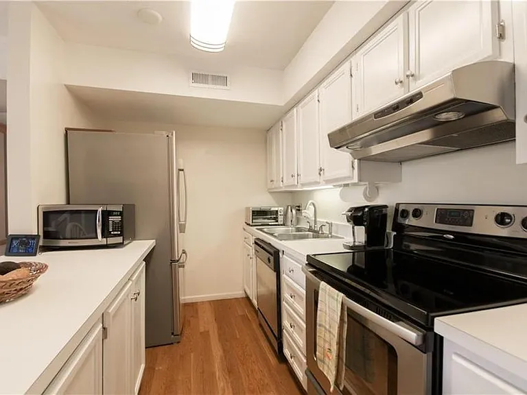 226 Goddard Row — Photo 6