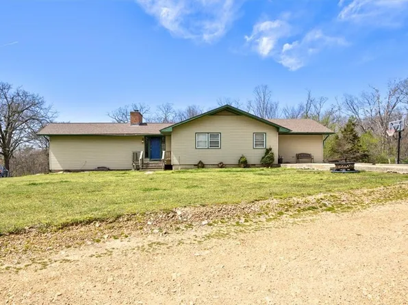 10210 Blackberry Ln, Gravette, AR 72736