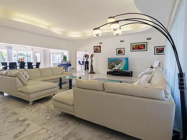 205 Ocean Blvd — Photo 16