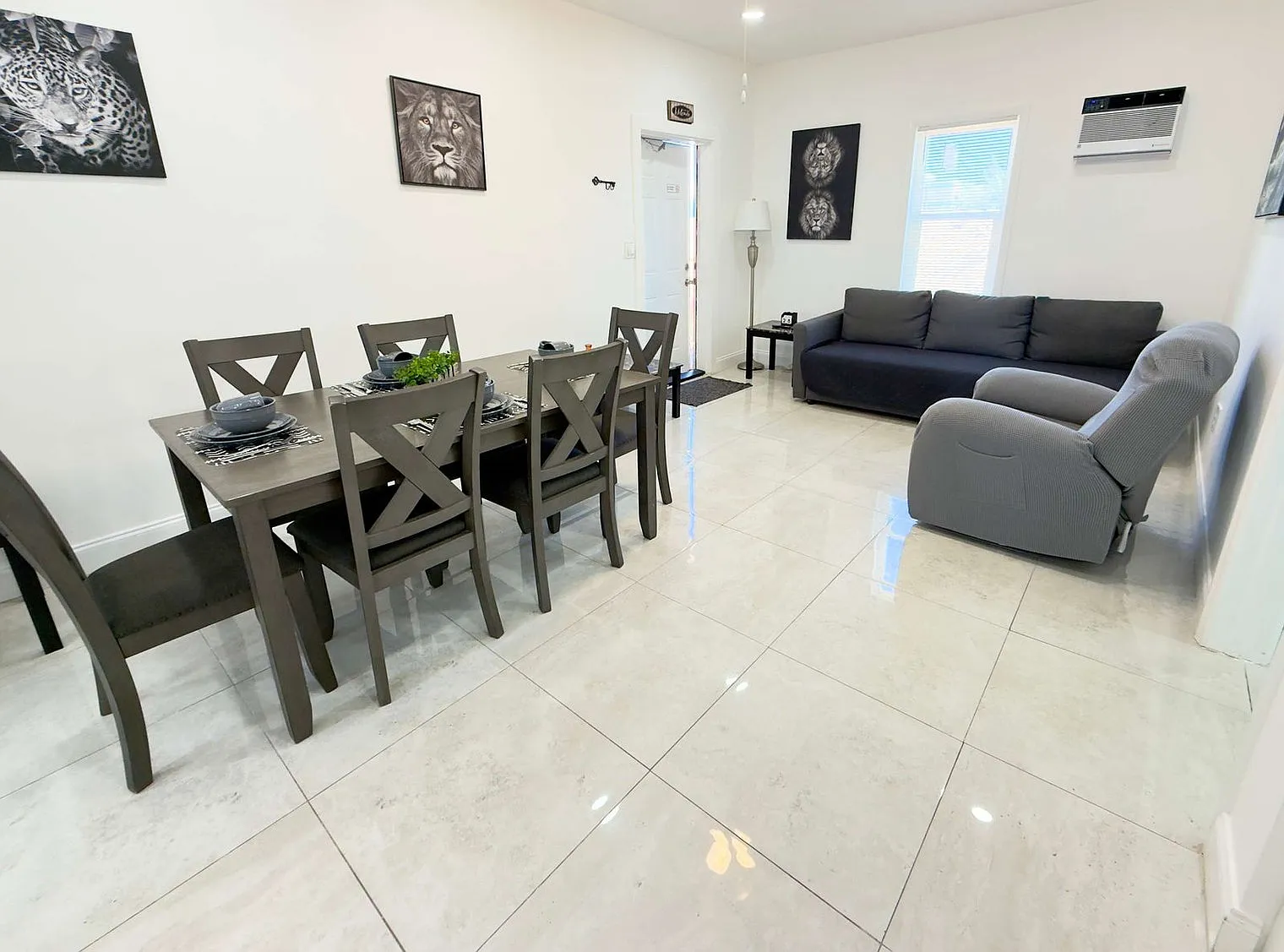 2 bed, 1.0 bath, 796 sqft, $7,830 — Photo 1
