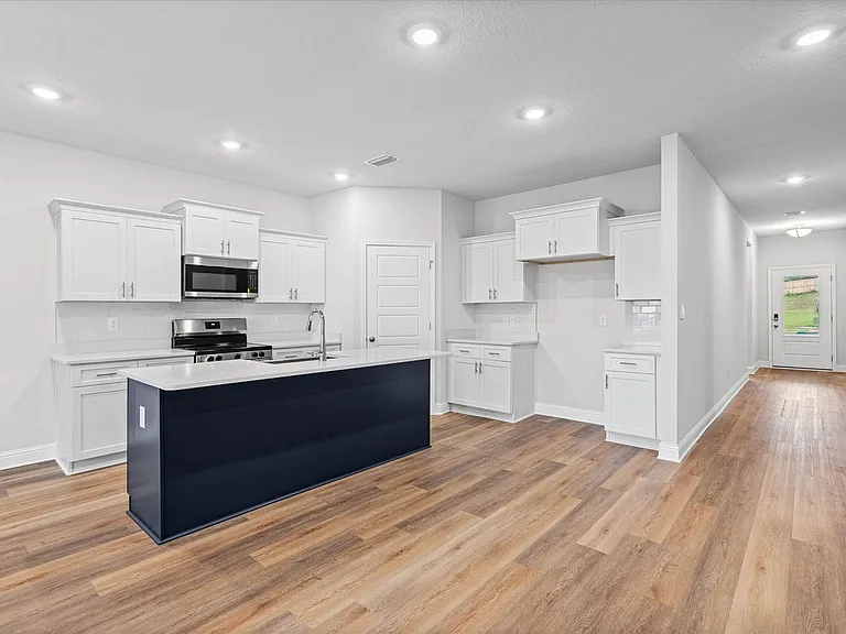 7307 Hawkins Mnr — Photo 4
