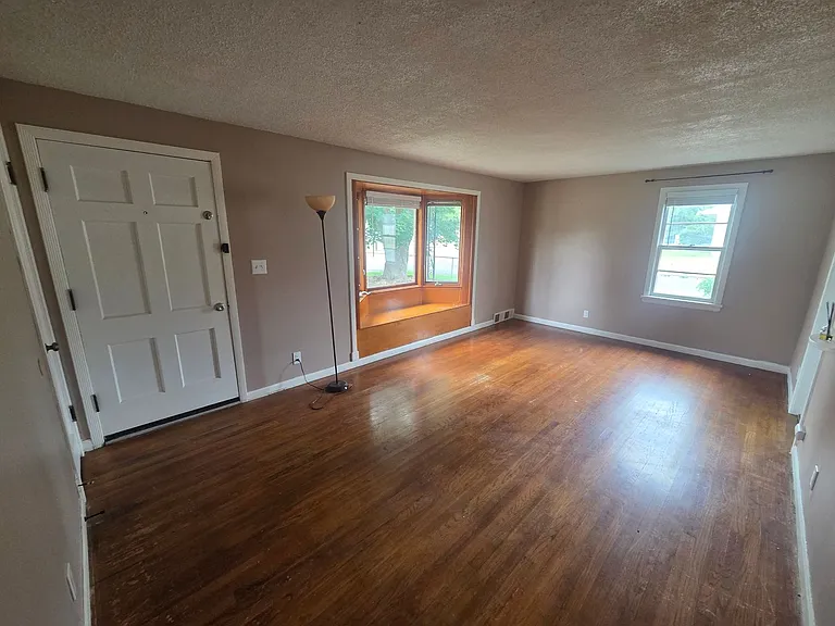 3703 W Rockwell Ave — Photo 15
