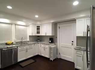 21 Crescent St #1B, West Hartford, CT 06119