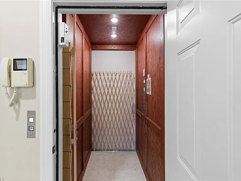 2864 Tiburon Blvd E #102 — Photo 24