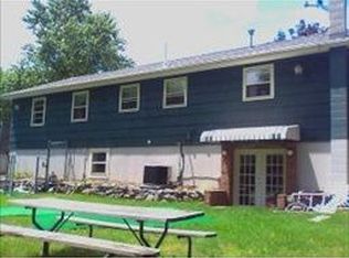 4 Iroquois Rd, Nashua, NH 03063