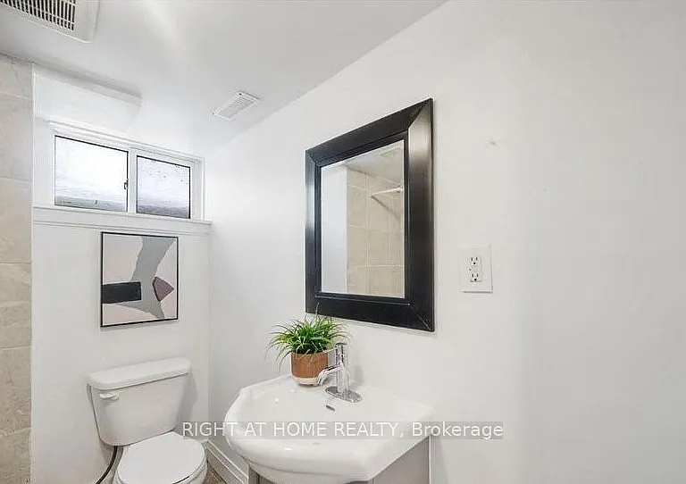484 Phillip Murray Ave #LOWER — Photo 10