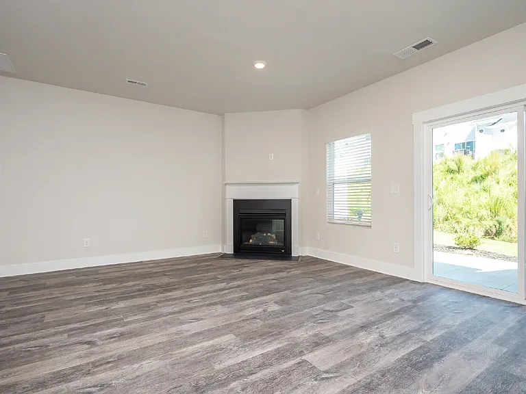 69 Galley Ln — Photo 8