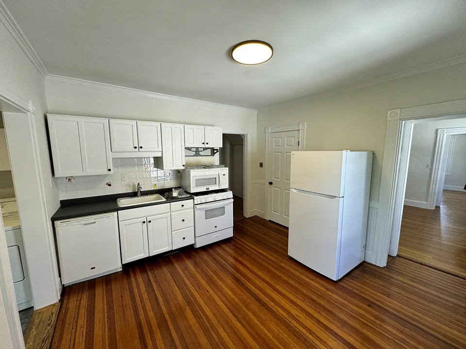 13 Irving St #2