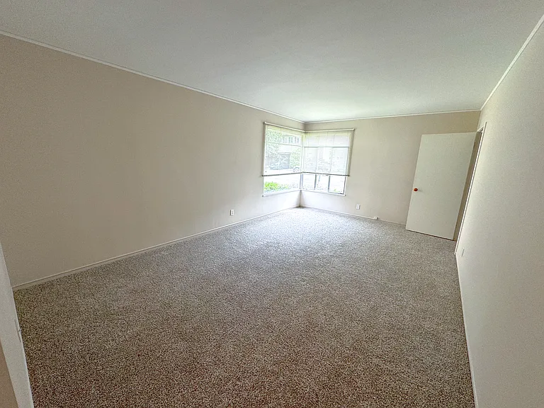 24 Baytree Way #6 — Photo 3
