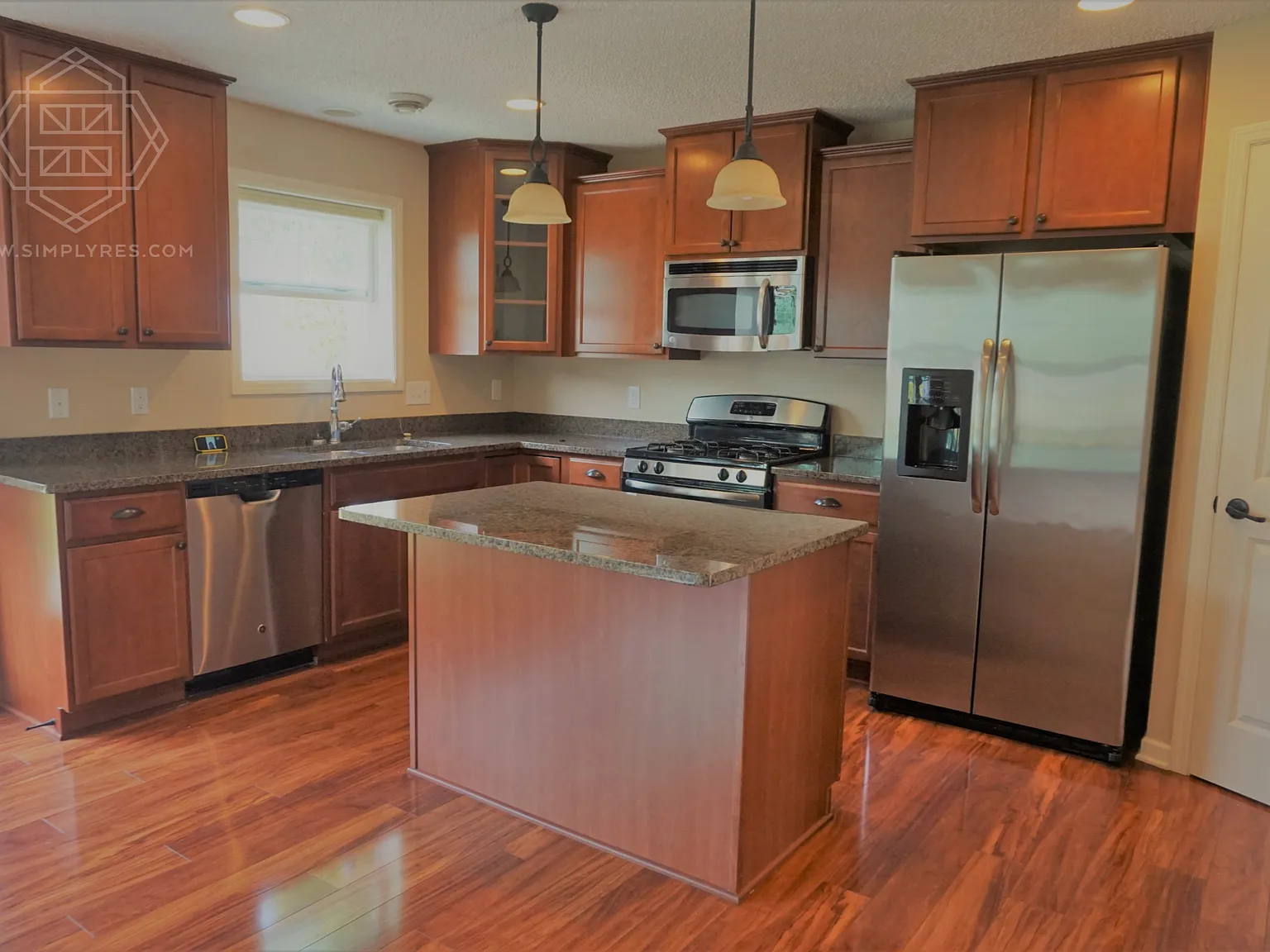 3-Bed 2.5 Bath TH available now in Plymouth! — Photo 1