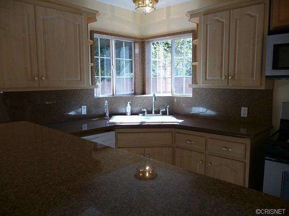 3rd image of 22040 Cohasset St