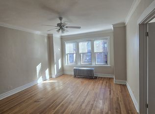 2956 W Belle Plaine Ave APT 1, Chicago, IL 60618