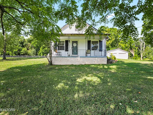 4035 Strong Rd, Mascot, TN 37806