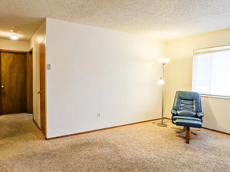 1150 Bacchus Dr #F — Photo 3