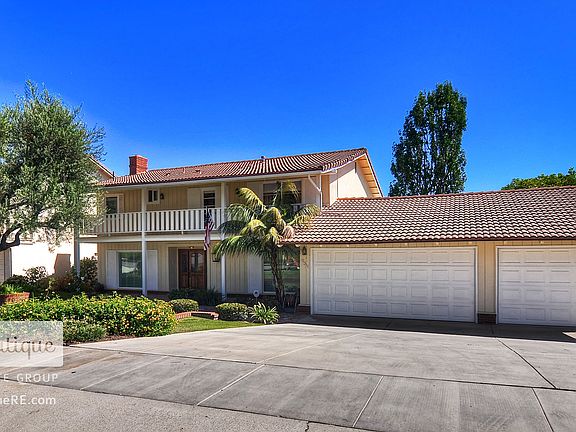3rd image of 656 Dorothy Ln