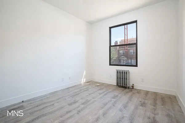 Rented by MNS | media 6