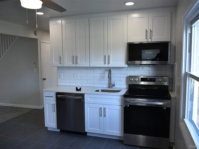 55 Acre Ln — Photo 2
