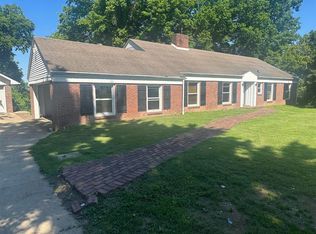 64 Main St, Central City, KY 42330