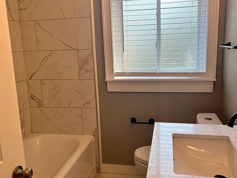1403 Shenandoah Ave — Photo 4