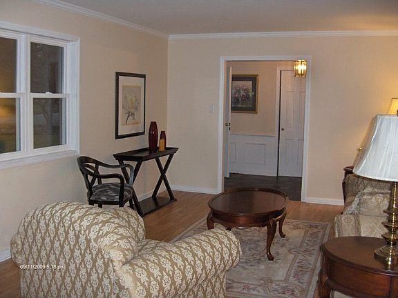 3rd image of 40 Lakeview Dr